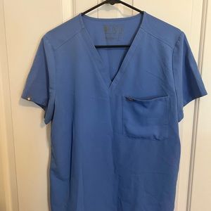 FIGS CATARINA ONE POCKET CEIL BLUE SCRUB TOP